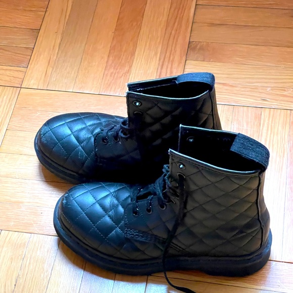 Dr. Martens combat boots. Extremely comfortable! - Picture 1 of 2